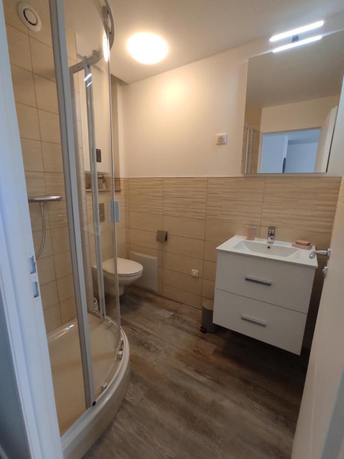 Appartement Climatise Avec Balcon,Wifi, Proche Remparts 아비뇽 외부 사진
